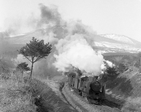 お山の中行く 汽車ぽっぽ　～三つ撚りの糸は簡単には切れない